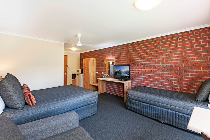 Room 9 of 83