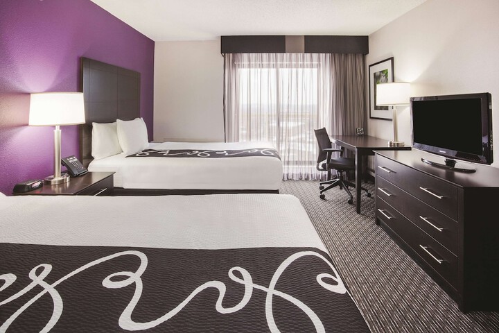 Double Bed Accessible (9 of 9)