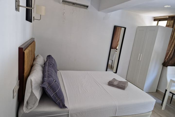 Room 13 of 85
