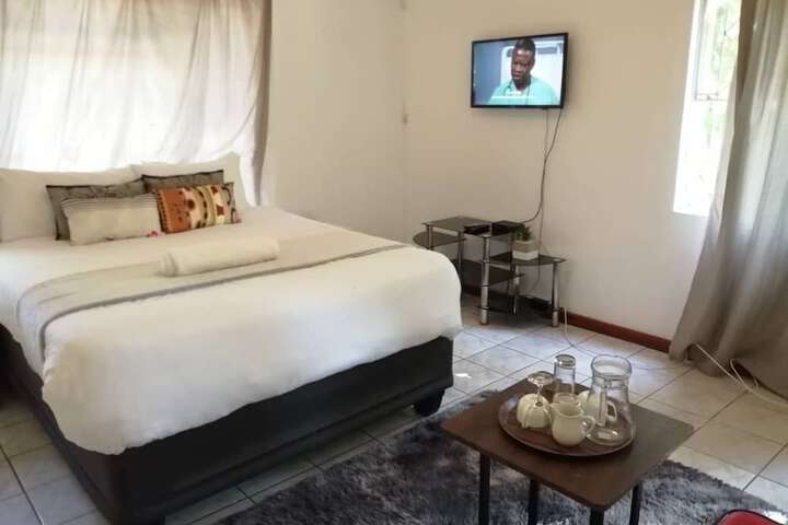 Room 14 of 25