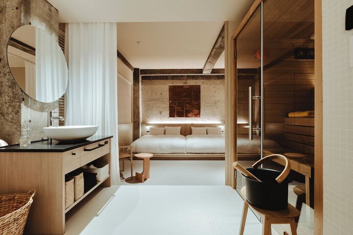 Room 18 of 36