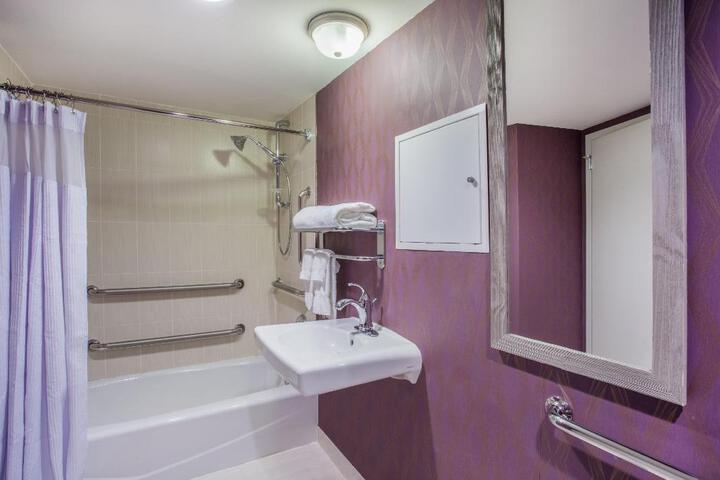 Standard Room, King or Two Doubles (1 of 20)