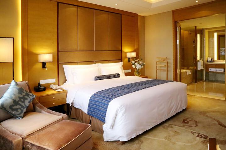 Room 3 of 46