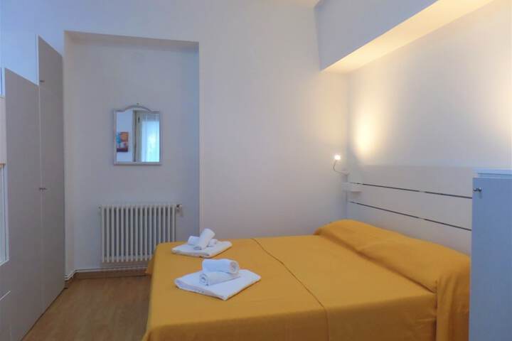 Room 2 of 20