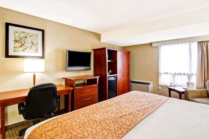 Room 26 of 33