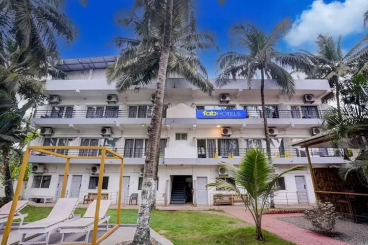 FabHotel Bay Breeze - 800M From Morjim Beach
