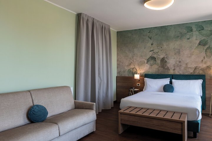 Room 21 of 54