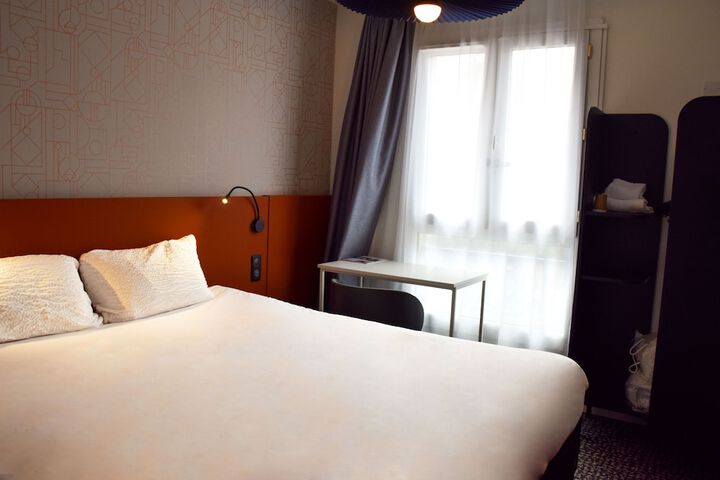 Room 44 of 101