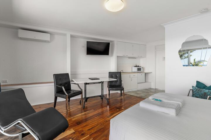 Room 73 of 140