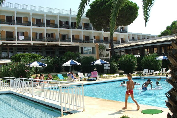 Pool Hotel
