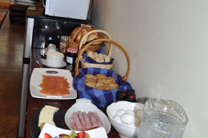 Dining 43 of 77