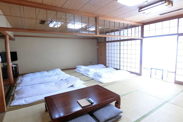 Room 14 of 49