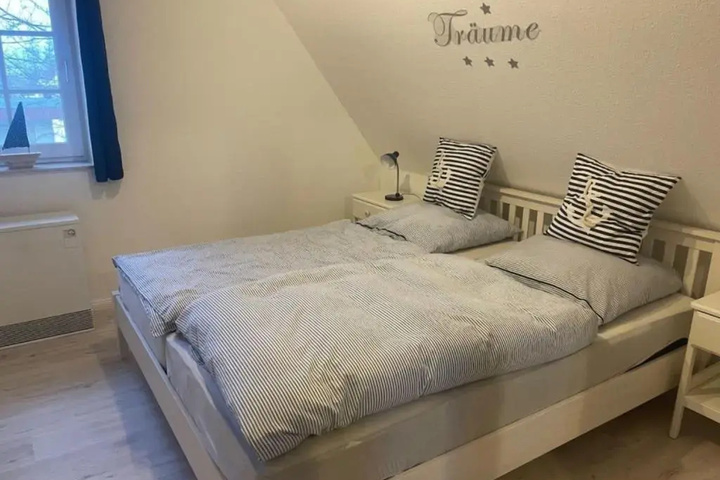 Room 4 of 6