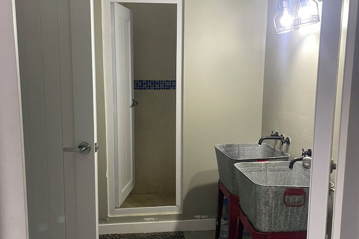 Room 22 of 33