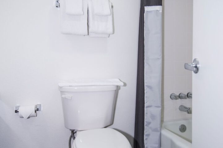 Room 14 of 18