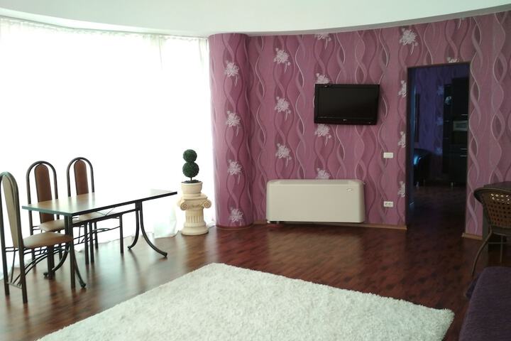 Room 25 of 37