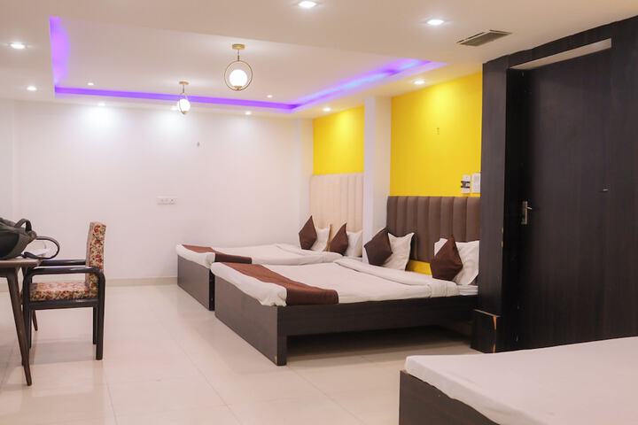 Room 49 of 82