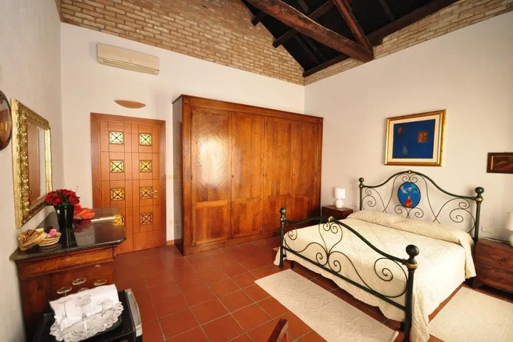 Room 3 of 14
