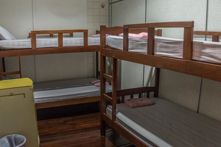 Room 25 of 132