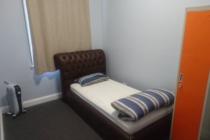Room 16 of 68