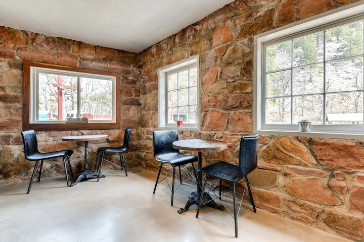 Hotel Interior 4 of 137