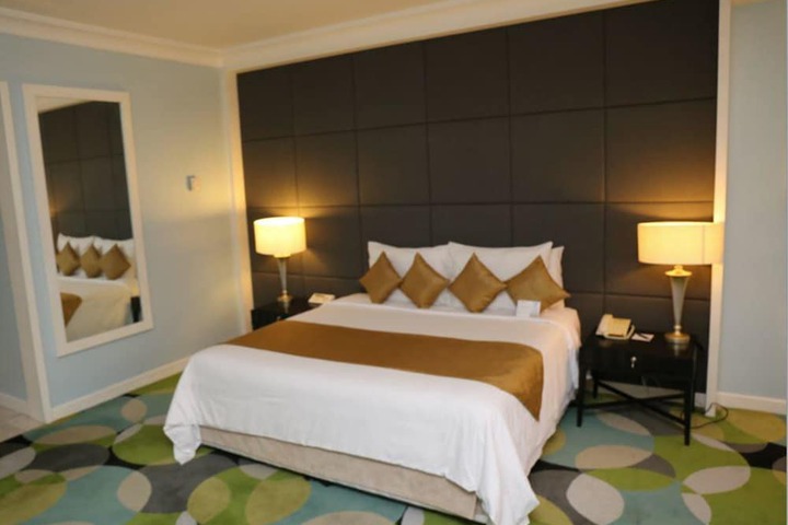 Room 18 of 38