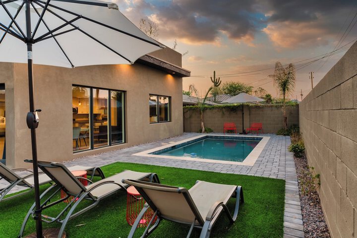 Pool 19 of 28