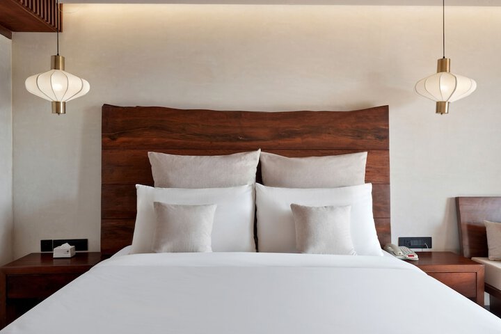 Room 44 of 188