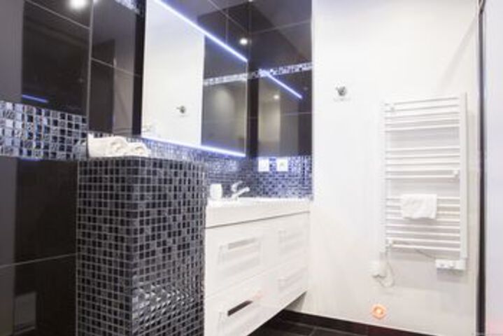 Room 2 of 24