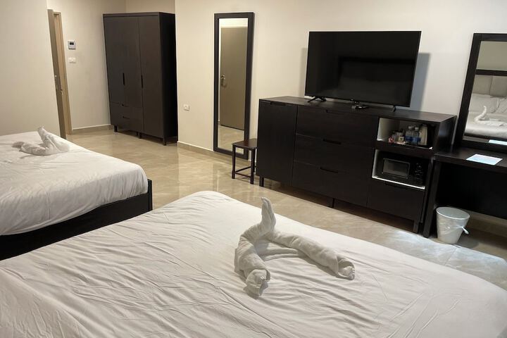Room 56 of 243