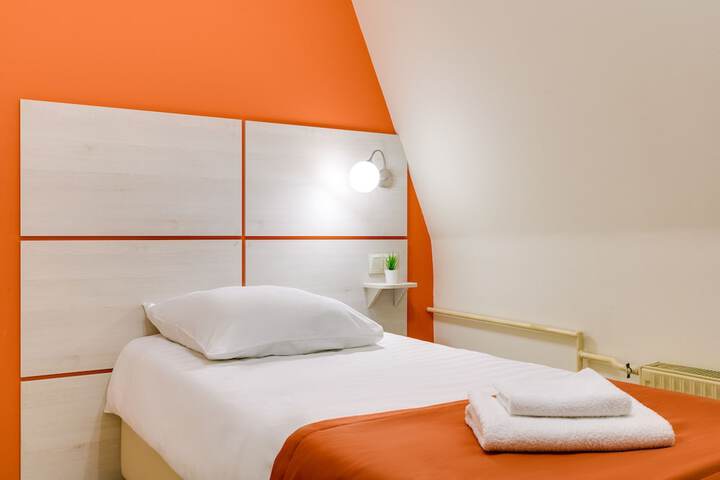 Room 48 of 95