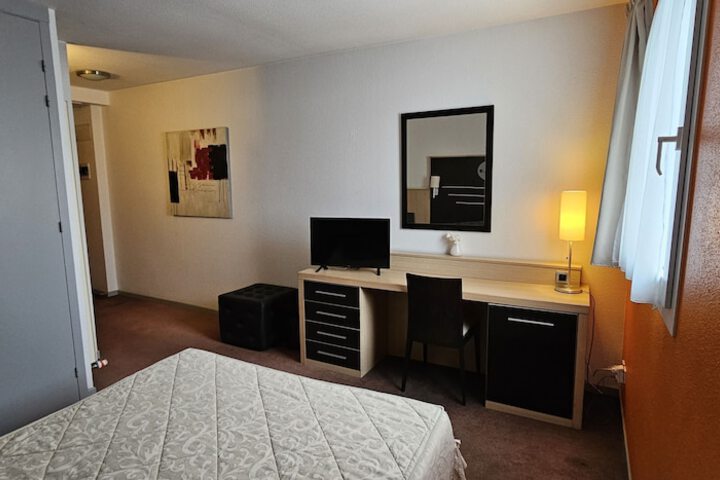 Room 20 of 64