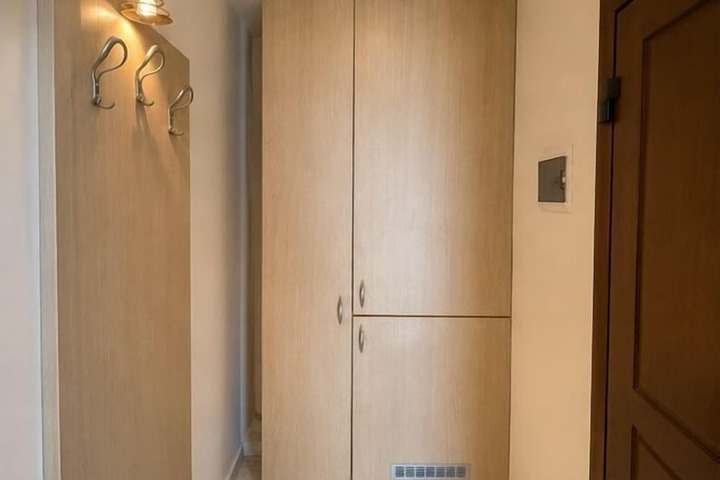 Room 4 of 28