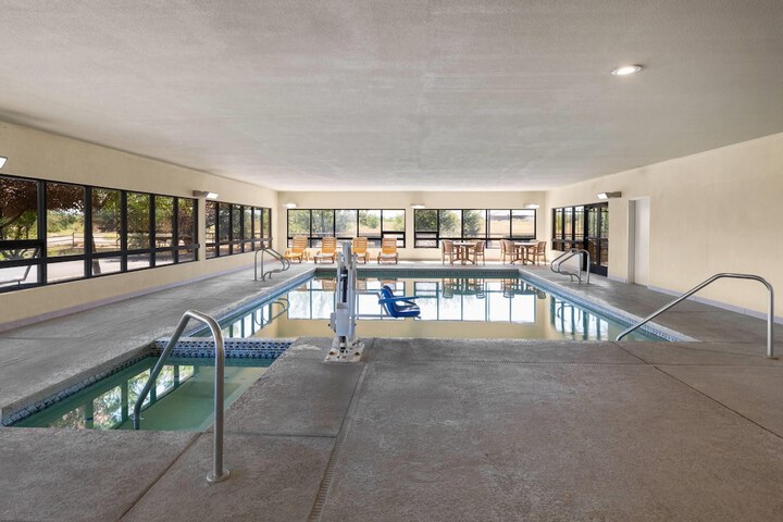 Hotel with Pool