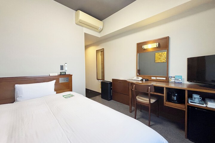 Room 14 of 37