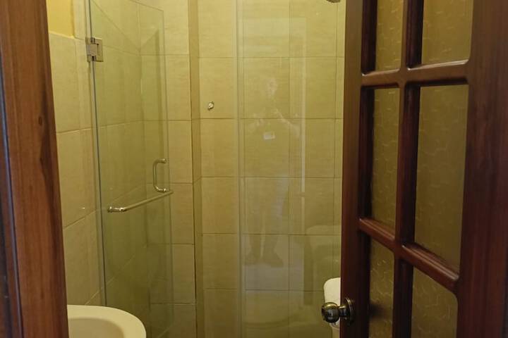 Room 21 of 34