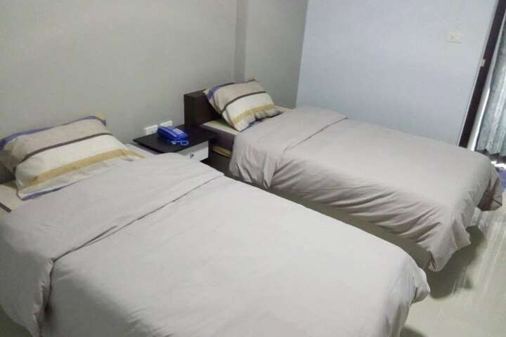 Room 9 of 19