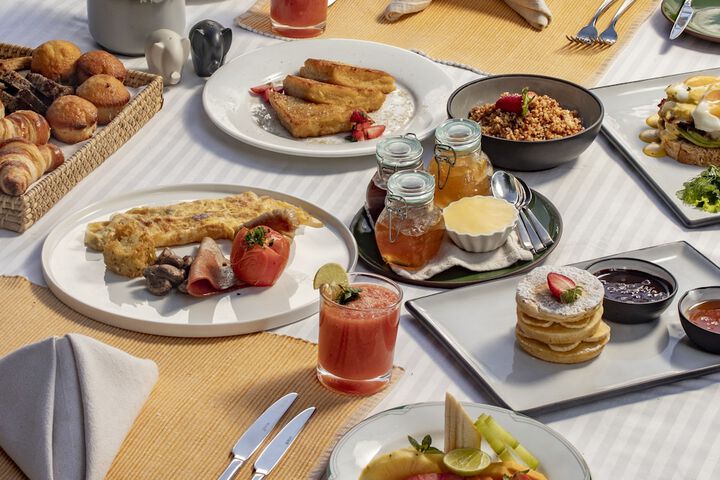 Breakfast/Coffee Service 20 of 30