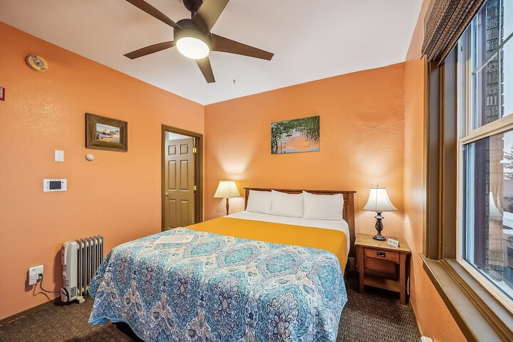 Room 27 of 118