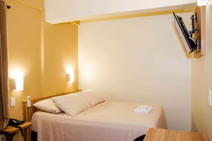 Room 8 of 30