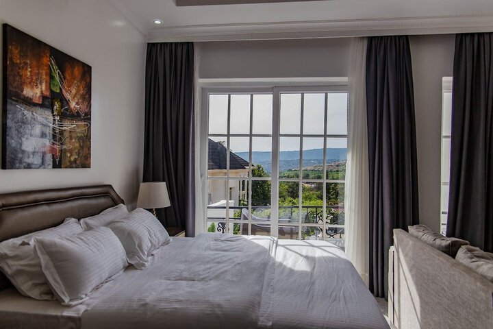 Room 14 of 38