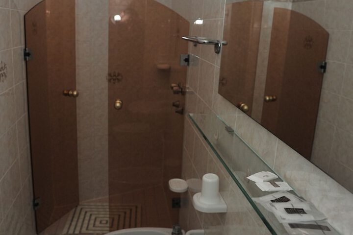 Room 19 of 42