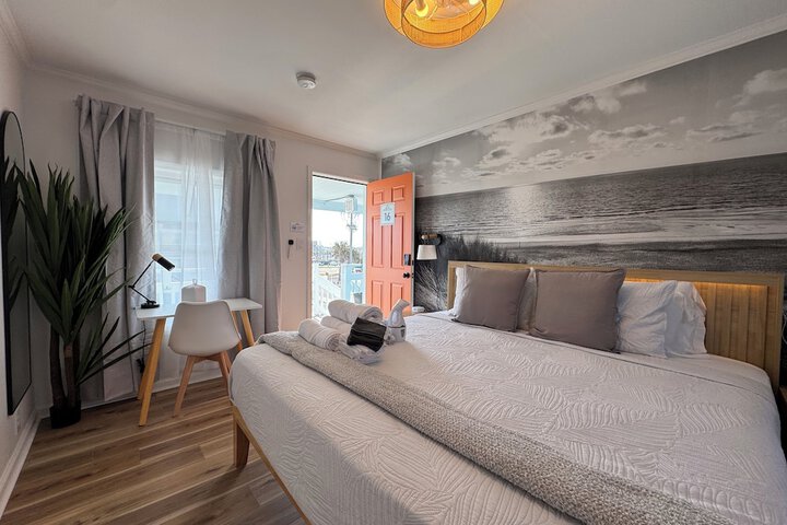 Room 4 of 94