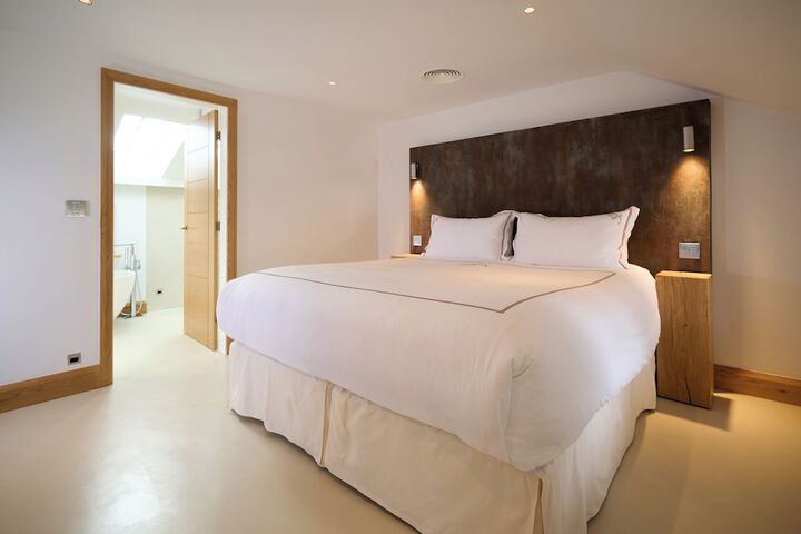 Room 7 of 44