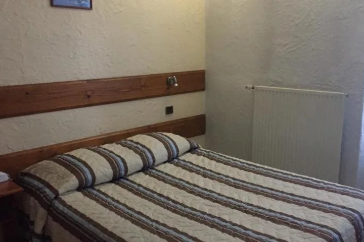 Room 3 of 17