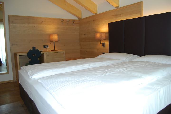 Room 7 of 87