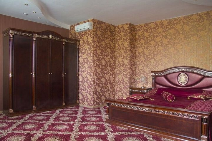 Room 24 of 36