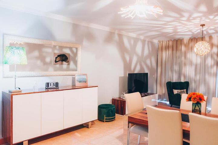 5 Bedrooms in Privileged Area with Ocean View