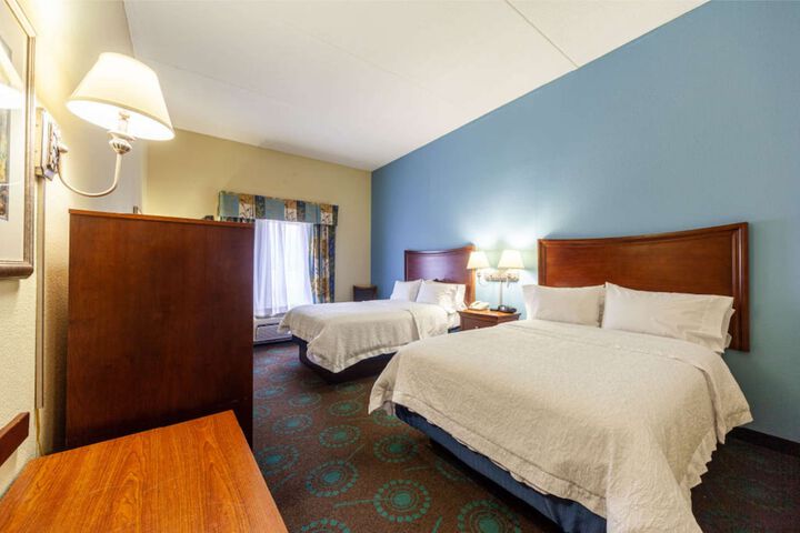 2 Queen Beds Hearing Accessible (4 of 4)