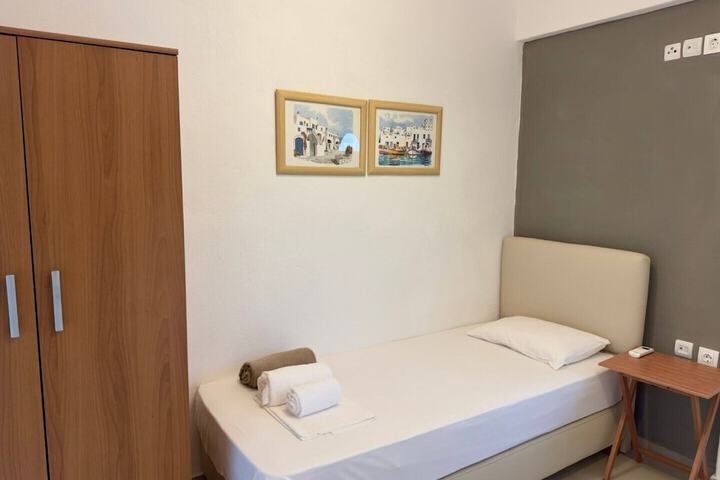 Room 85 of 171
